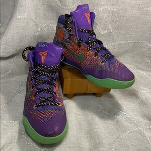 Nike Kobe Elite in purple venom 636602-500 hightop sneakers